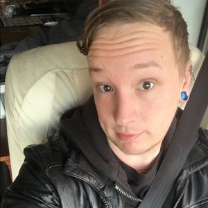 Meet your Posher, Zachary